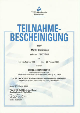 Teilnahmebescheinigung der TÜV Akademie Rheinland für WHG-Grundkurs mit bestandener Prüfung.